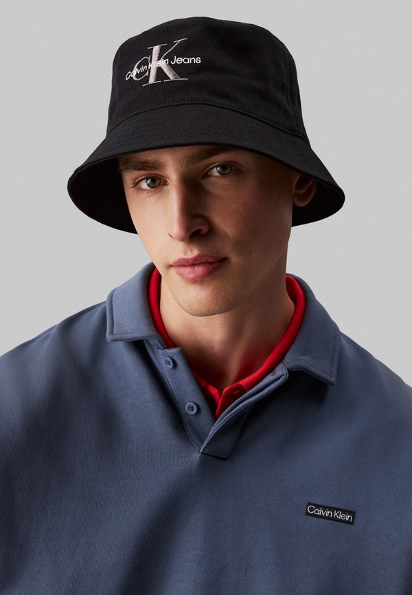 MONOLOGO EMBROIDERY BUCKET HAT - Hat