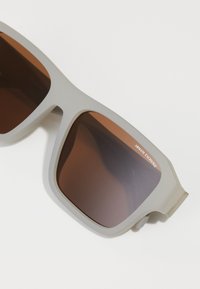 Armani Exchange Sunglasses - matte opal grey