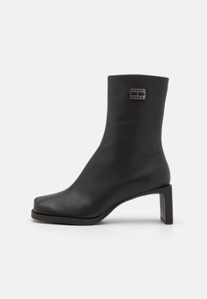 Tommy Jeans THE SOHO BOOT - Bottines - black
