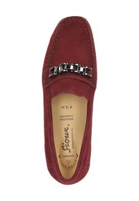 Heren rode suède instapper met zwarte kettingdetail bovenop en beige inlegzool met het merk 'Sioux', maat 4 1/2 H.