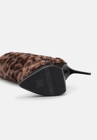 Laura Biagiotti Kozačky na vysokém podpatku - black