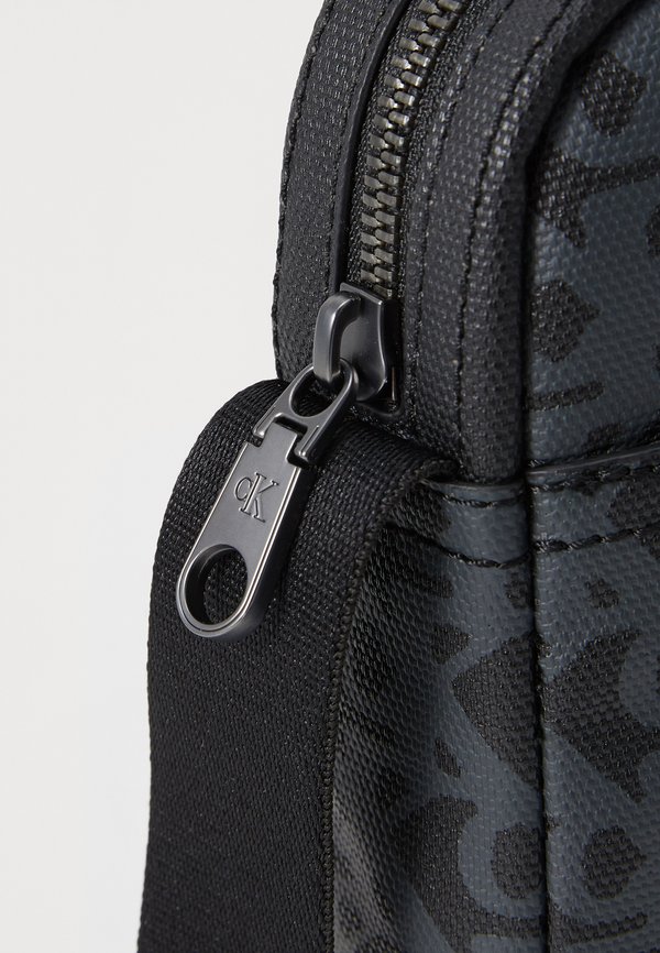 TEXTURED REPORTER - Cross body bag2