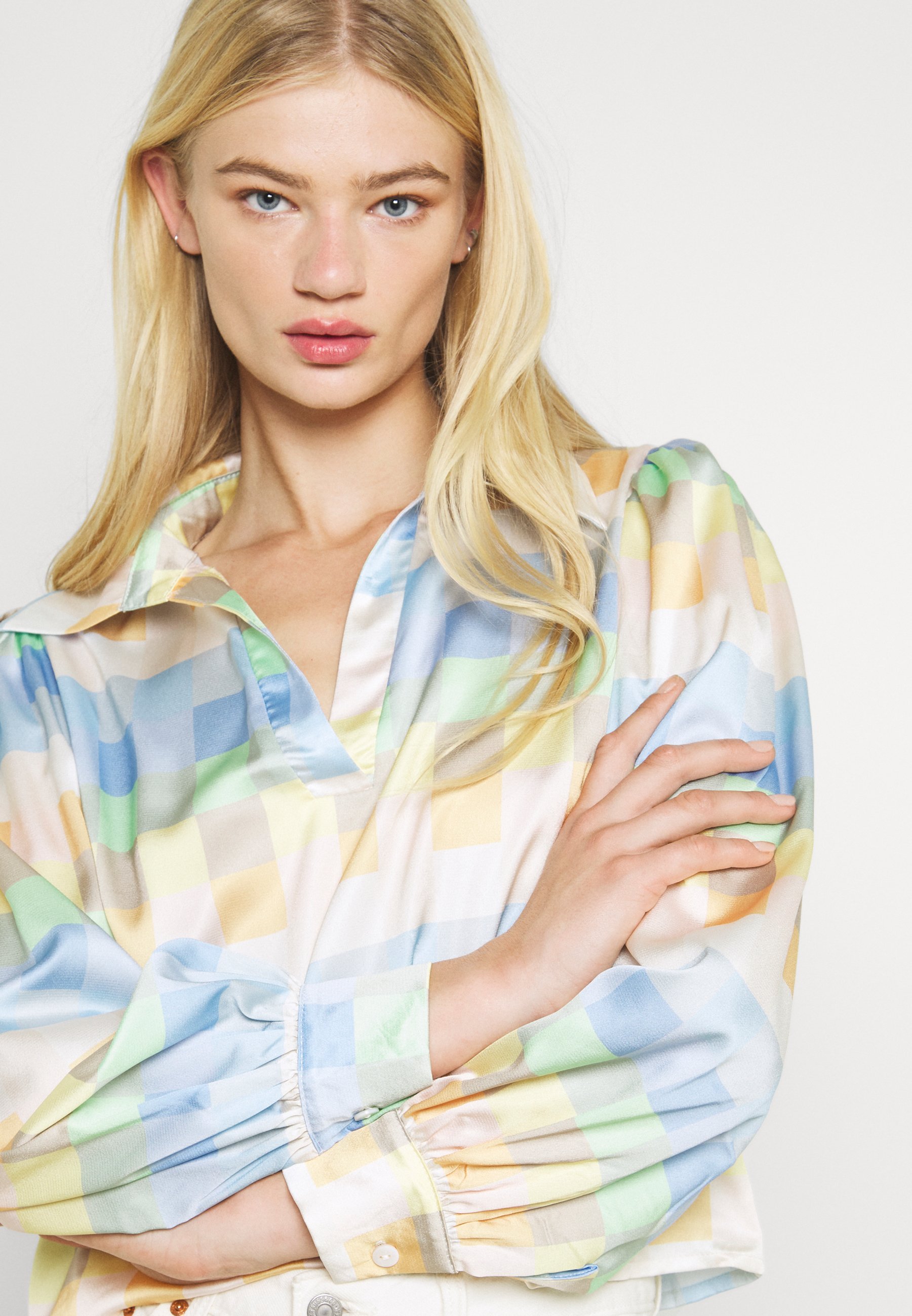 Women Long sleeved top Women Long sleeved top