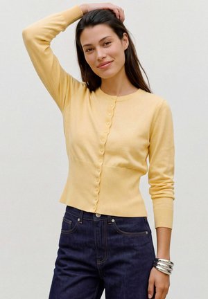 Vero Moda, CARDIGAN VMMYRNA KNIT CARDIGAN - Gilet - pale banana