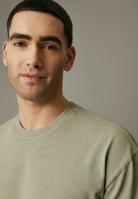 Next HEAVYWEIGHT - Tricou basic - sage green garment dye