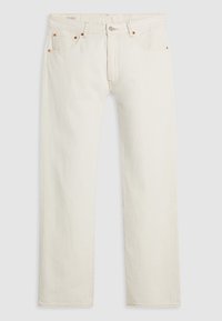 Jean droit couleur crème avec poches avant, passants de ceinture, fermeture par bouton et coutures visibles sur un fond uni.