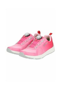 Scarpe da ginnastica rosa con una texture liscia, caratterizzate da un design arrotondato, accenti grigi, un sistema di allacciatura sicuro e un tassello rosso sul tallone.
