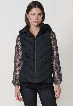ACOLCHADO CON CAPUCHA EXTRAÍBLE - Strukirani kaput - black