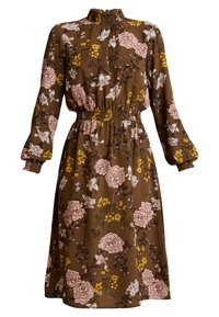 Braunes Blumenkleid mit hohem Kragen, langen Ärmeln, geraffter Taille und Mustern aus rosa Rosen und gelben Blumen auf strukturiertem Stoff.