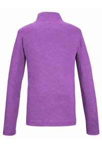 Lila Langarmshirt mit hohem Kragen, aus strukturiertem Stoff. Es hat ein einfaches Design ohne sichtbare Hardware oder Muster.