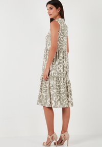 LELA REGULAR FIT - Vapaa-ajan mekko - olive
