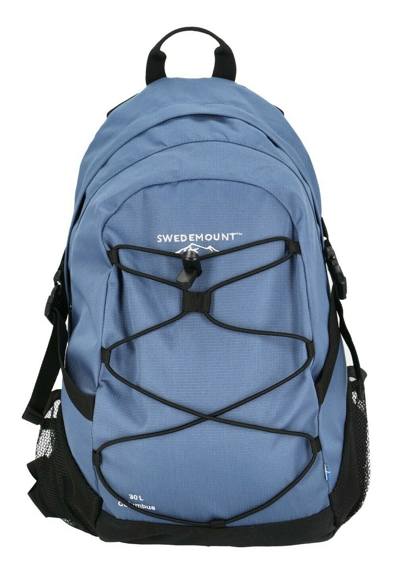 Blauwe Swedemount rugzak met een capaciteit van 30L, voorzien van een gestructureerd oppervlak, verstelbare bungee koorden en zwarte gaas zijvakken.
