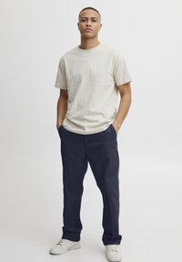 Solid SDELDRIC STRAIGHT FIT - Chino - insignia blue