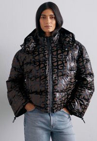 Stine Goya HOODED LONG SLEEVE PUFFER PADDED OUTERWEAR - Zimska jakna - brown/black