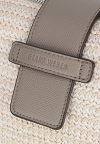 Gerry Weber LOVE HOBO MVZ - Ranta-asusteet - bleached sand