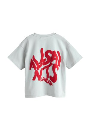 Weißes Baumwoll-T-Shirt mit großem rotem Textdesign auf dem Rücken, das "ALLSAINTS LONDON" in einer verschwommenen Schriftart zeigt. Kurze Ärmel, Rundkragen.