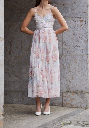 Needle & Thread Ballkleid - off-white