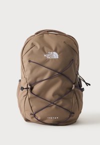 Nevybrané, light brown