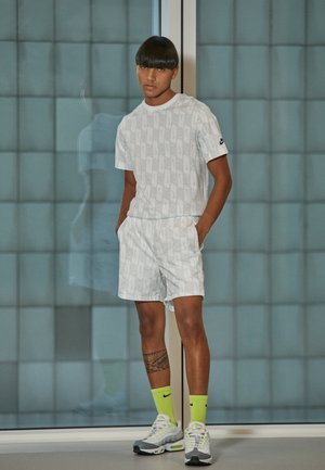 REPEAT TEE - T-shirt imprimé - white/pure platinum/black