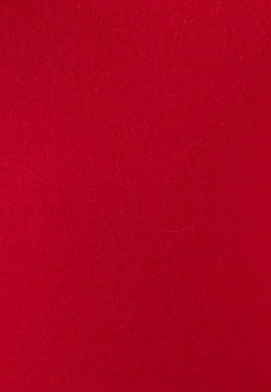 Rode stof met een gladde textuur en een ribbelpatroon, met een uniforme kleur zonder zichtbare naden of accenten.