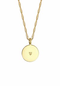 Zelta tonī kaklarota ar savītu ķēdi, kuras centrā ir apļa formas piekariņš, vienā pusē atzīmēts ar "925". Piekariņš ir ar gludu tekstūru.