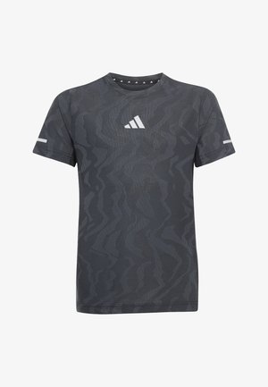 T-shirts de sport noirs avec un motif ondulé subtil, manches courtes, et logo Adidas. Associés à un pantalon de survêtement noir avec poches latérales.