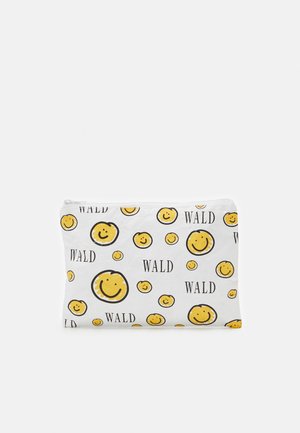 SMILIE DUDE POUCH - Wash bag - white/yellow