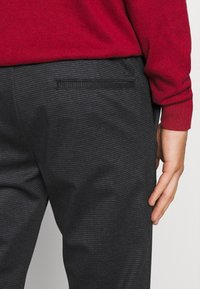 INDICODE JEANS EBERLEIN WITH ROLLED UP - Pantalon classique - cayman grey