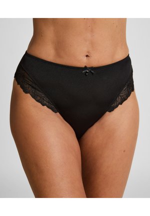 Schwarze, hochgeschnittene Unterwäsche aus glattem Stoff mit Spitzenbesatz. Mit einer Schleifendetail in der Mitte vorne und floralen Mustern auf der Spitze.