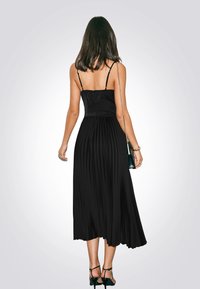Cupshe Robe de jour - black