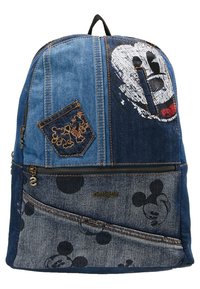 Džínový batoh s různými odstíny modré, motivem Mickey Mouse, předním kapsou na zip a vyšívanými detaily.