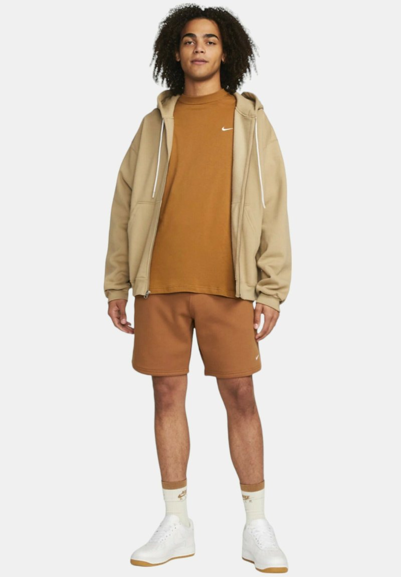 Nike Sportswear SOLO - Jednoduché tričko - brown