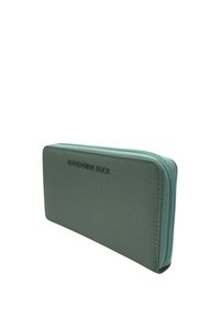 Portafoglio verde con texture e chiusura zip, con il nome del marchio "MANDARINA DUCK" impresso sul davanti. Design slim e rettangolare.