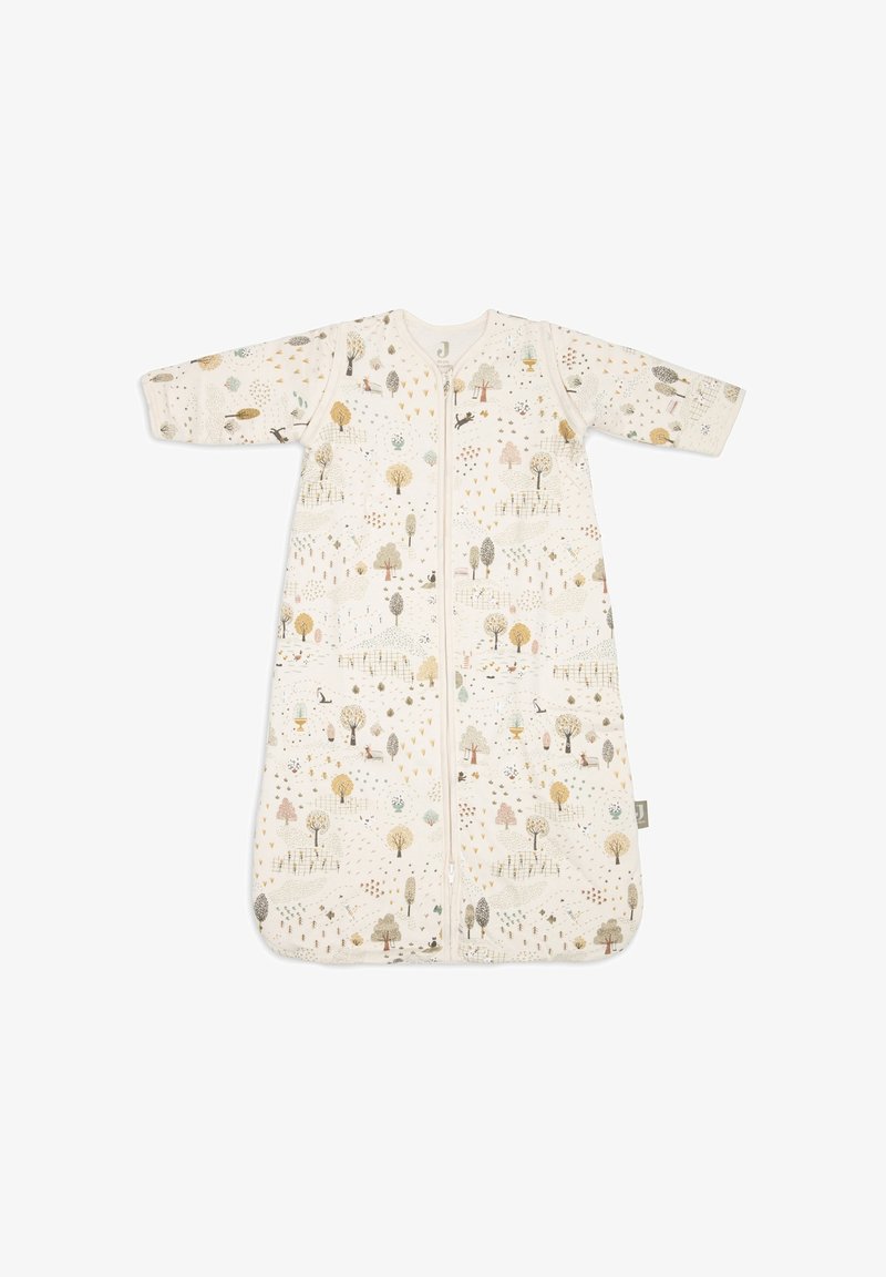 Sac de couchage pour bébé à manches longues en crème avec fermeture éclair, arborant un motif forestier multicolore de arbres, d'animaux et de plantes.