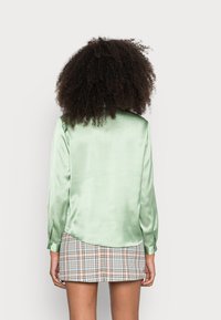 JDY JDYFIFI SHIRT - Blusa com botões - basil