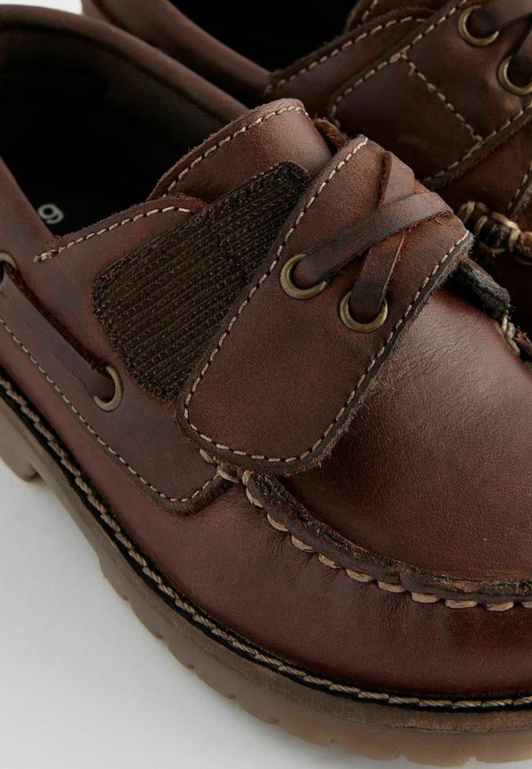 TOUCH FASTENING  – REGULAR FIT – Lauflernschuh