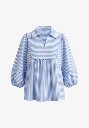 Bluzka w jasnoniebiesko-białe pionowe paski, szeroki kołnierz, bufiaste rękawy 3/4, falisty brzeg i marszczony przód.