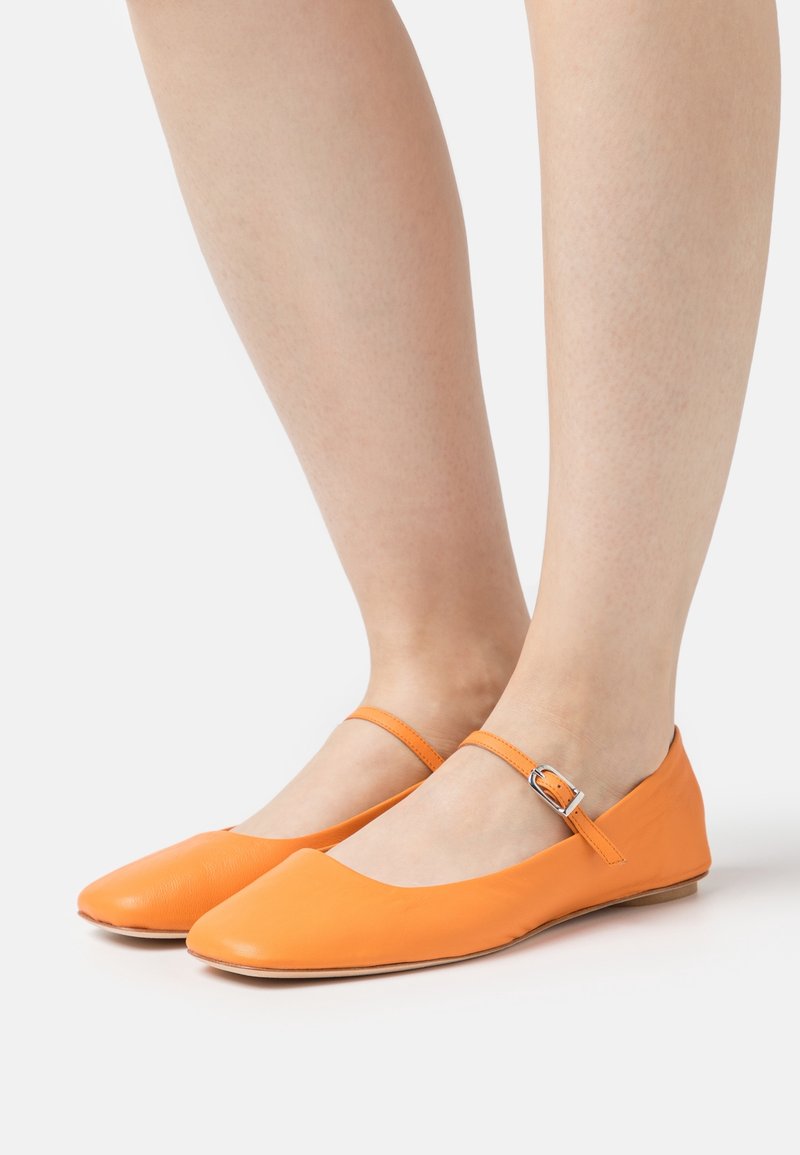 MAX&Co. Bailarinas con hebilla - orange