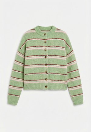 Πράσινη πλεκτή ζακέτα με ροζ και σκούρες κόκκινες οριζόντιες ρίγες, καφέ κουμπιά, μακριά μανίκια και ριμπ γιακά, μανσέτες και ύφασμα στη βάση.