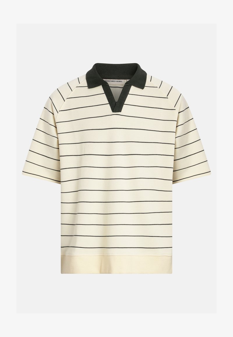 Chemise crème à manches courtes avec fines rayures noires horizontales et col foncé, avec une ouverture style col en V.