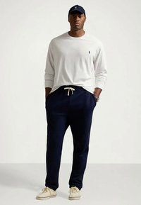 Polo Ralph Lauren Big & Tall CLASSIC FIT JERSEY LONG SLEEVE T-SHIRT - Ilgarankovis viršutinės dalies drabužis - white