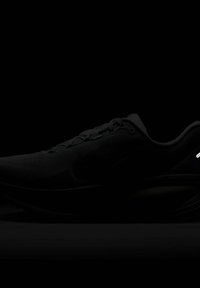 Nike Performance VOMERO 18 - Παπούτσια για τρέξιμο σε δρόμο - light silver barely volt dusty olive college grey