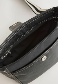 Next Umhängetasche - black