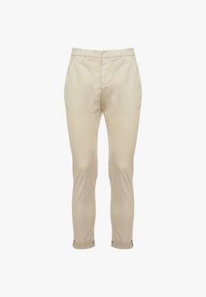 Pantaloni beige da uomo a taglio aderente con passanti per cintura, tasche frontali, cerniera e risvolti arrotolati.