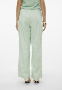 Vero Moda CARMEN NOOS - Kelnės - silt green
