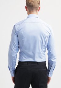 HUGO JENNO - Camisa - light/pastel blue