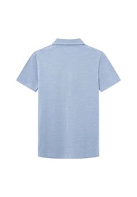 Světle modrá polokošile s krátkým rukávem, měkké textury, s klasickým límcem a minimalistickým designem, bez viditelných vzorů či akcentů.