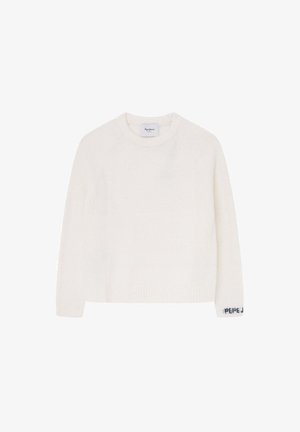 Biały sweter wykonany na drutach z okrągłym dekoltem, raglanowymi rękawami, teksturowanymi wzorami na korpusie oraz logo na mankiecie w granatowym kolorze.