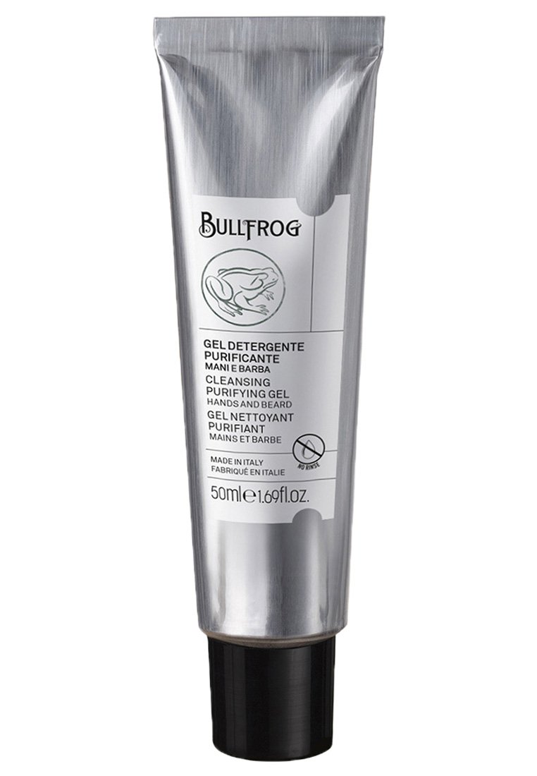 Tubo metallico argentato con tappo nero, etichettato "Gel Purificante e Detergente Bullfrog". Dimensione: 50ml, progettato per mani e barba. Non richiede risciacquo.