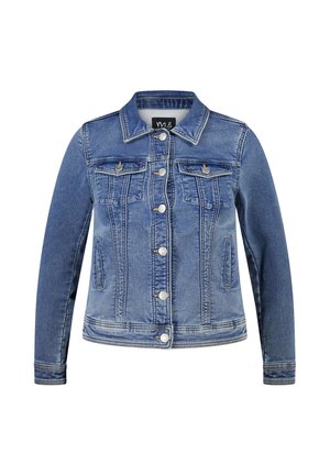 Veste en jean bleue avec boutons sur le devant, deux poches à rabat sur la poitrine, deux poches latérales et col classique, présentée sur fond blanc.